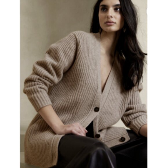 Banana Republic Curio Relaxed 100% Cashmere Cardigan Size L Taupe NWT $380 MSRP - Picture 2 of 13